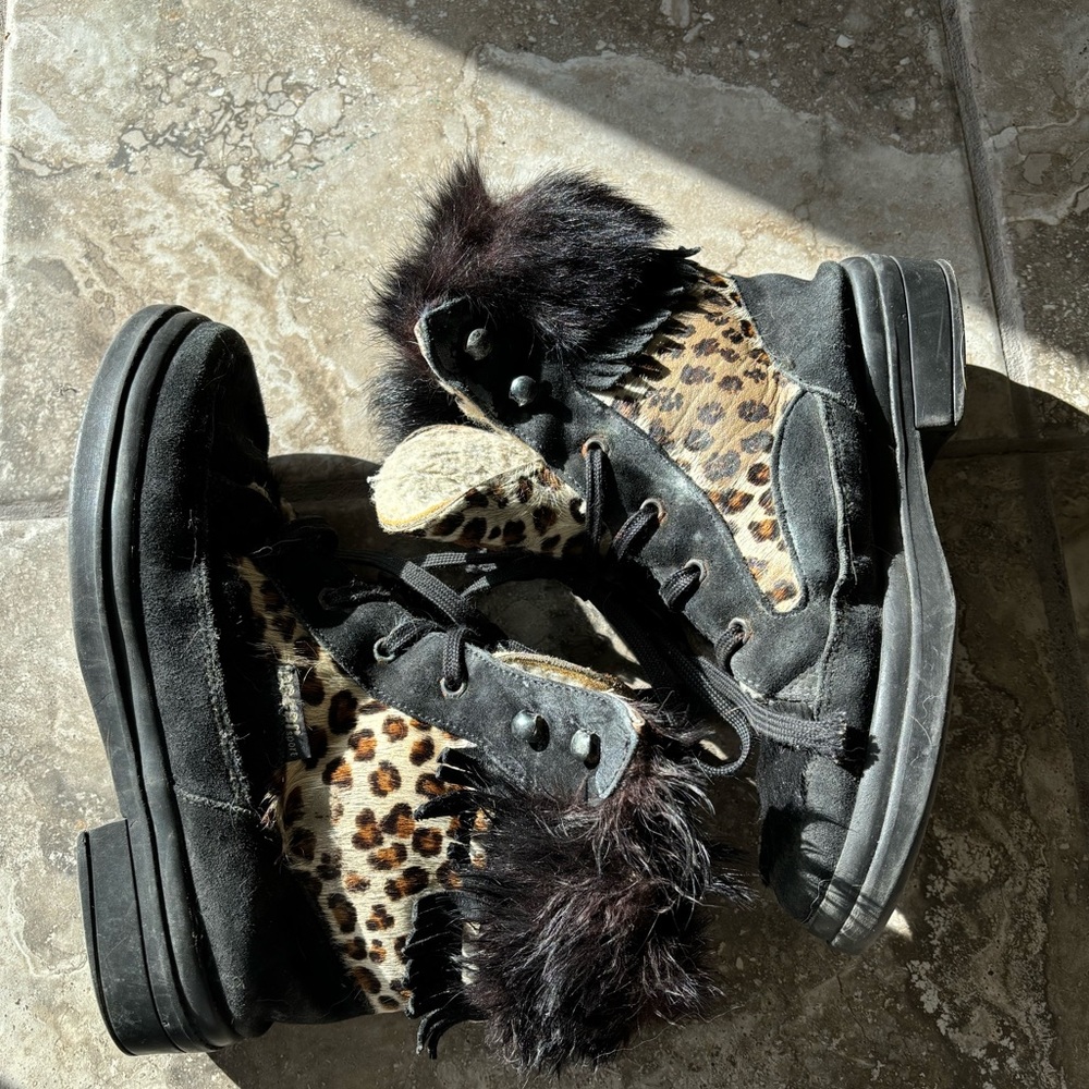 Oscar Sport Leopard Print and black fur  boots